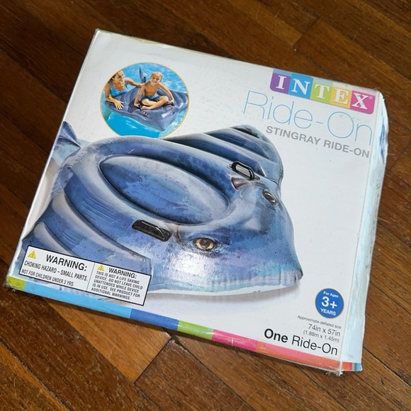 Intex Stingray Ride-On Inflatable Pool Toy - Picture 1 of 3